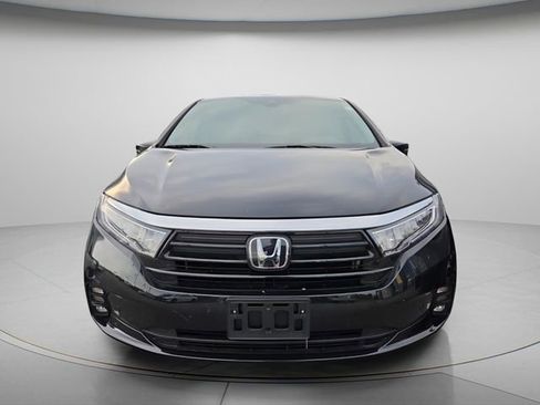 Used 2024 Honda Odyssey Touring image 3