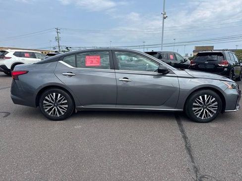 Certified 2025 Nissan Altima 2.5 SV FWD image 4