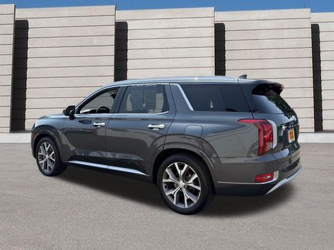 Used 2022 Hyundai Palisade Limited w/ Cargo Package AWD/4WD image 3