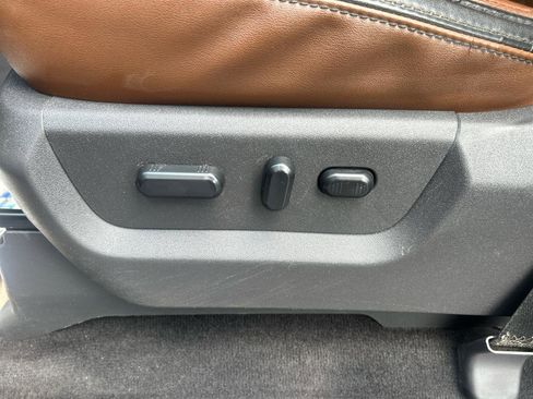 Used 2015 Ford F250 Platinum w/ FX4 Off-Road Package image 14