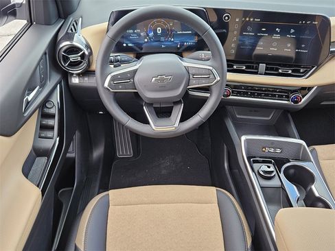 New 2026 Chevrolet Equinox ACTIV w/ Safety and Technology Package image 5