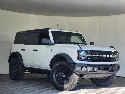 New 2026 Ford Bronco Big Bend w/ Black Diamond Package AWD/4WD image 1