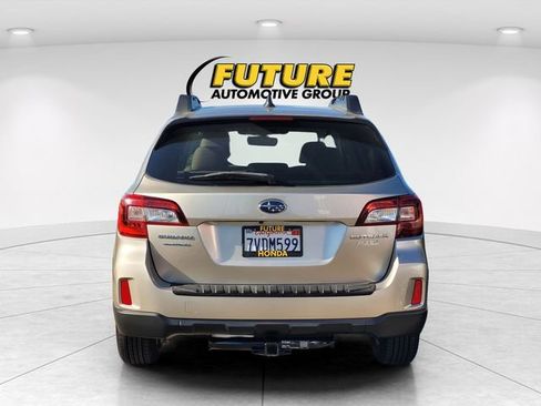 Used 2017 Subaru Outback 2.5i Premium image 8