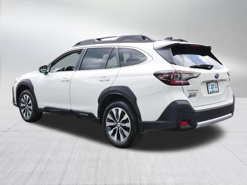 Used 2023 Subaru Outback Limited AWD/4WD image 5