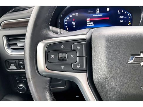Used 2022 Chevrolet Tahoe Z71 w/ Luxury Package AWD/4WD image 11