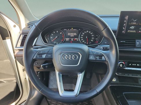Used 2021 Audi Q5 Premium w/ Convenience Package image 10