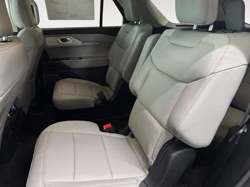 Used 2026 Ford Explorer Active w/ Active Comfort Package AWD/4WD image 21