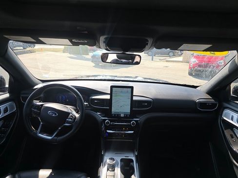 Used 2023 Ford Explorer ST w/ Technology Package image 17