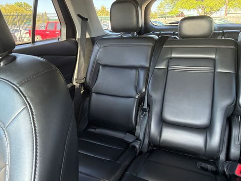 Used 2024 Ford Explorer XLT w/ Equipment Group 202A RWD image 37
