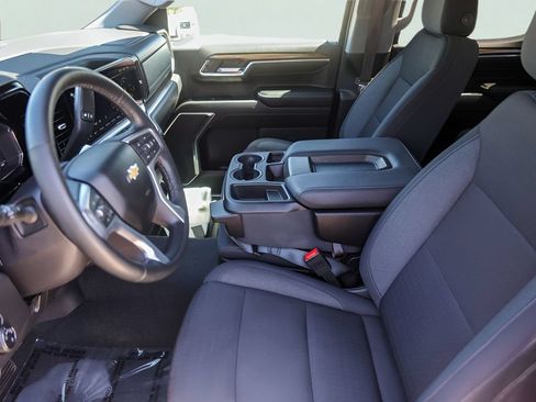 Used 2024 Chevrolet Silverado 1500 LT AWD/4WD image 12