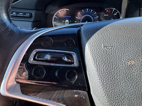 Used 2018 Cadillac Escalade Premium Luxury image 18