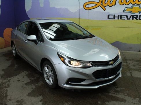 Used 2018 Chevrolet Cruze LT image 4