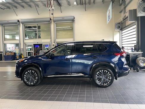 Used 2026 Nissan Rogue Platinum w/ Tech Package AWD/4WD image 4