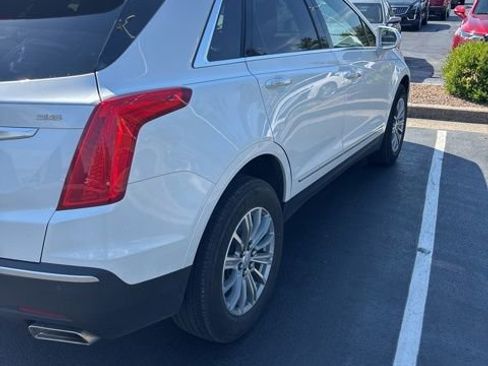 Used 2019 Cadillac XT5 Luxury FWD image 2