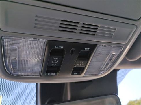 Used 2022 Honda Pilot EX-L image 25