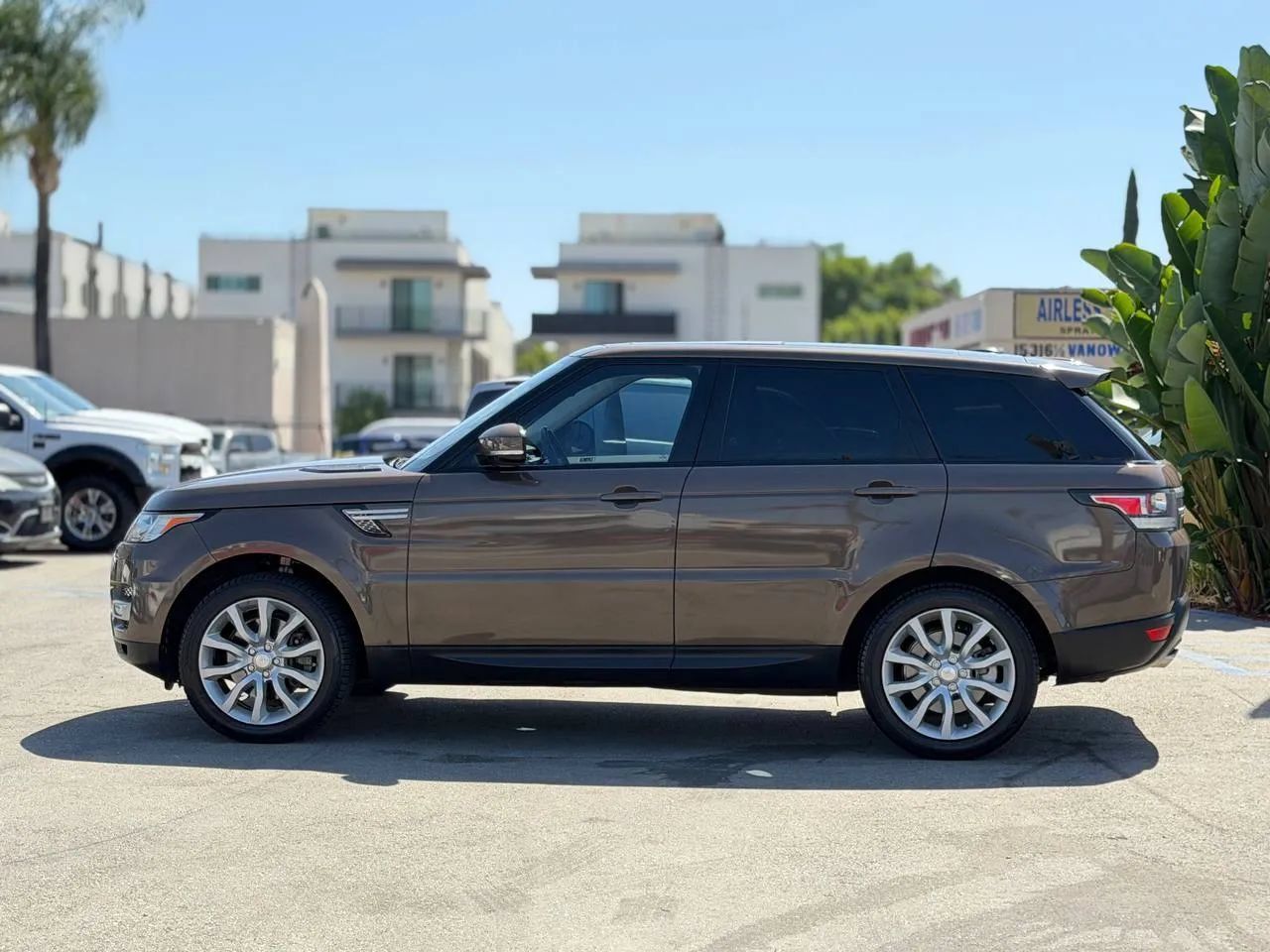 Used 2014 Land Rover Range Rover Sport HSE AWD/4WD image 9