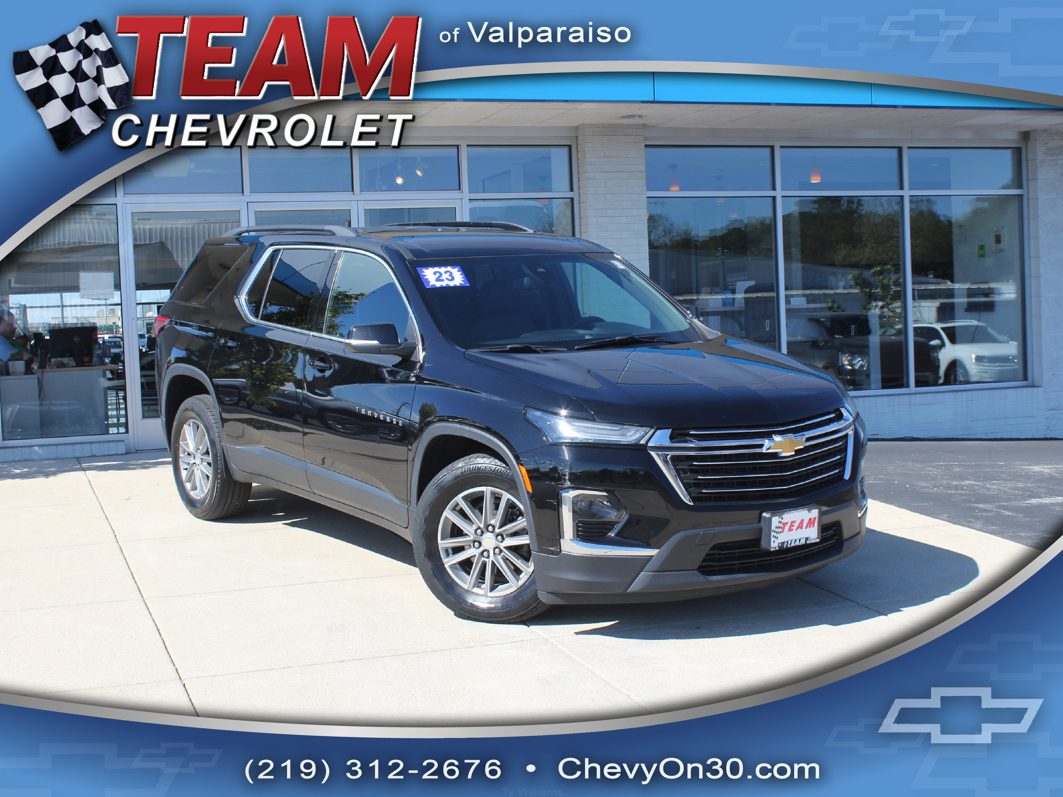 Used 2023 Chevrolet Traverse LT AWD/4WD image 1