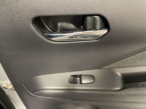 Used 2019 Nissan Kicks SV image 33