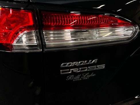 Used 2025 Toyota Corolla Cross LE image 21
