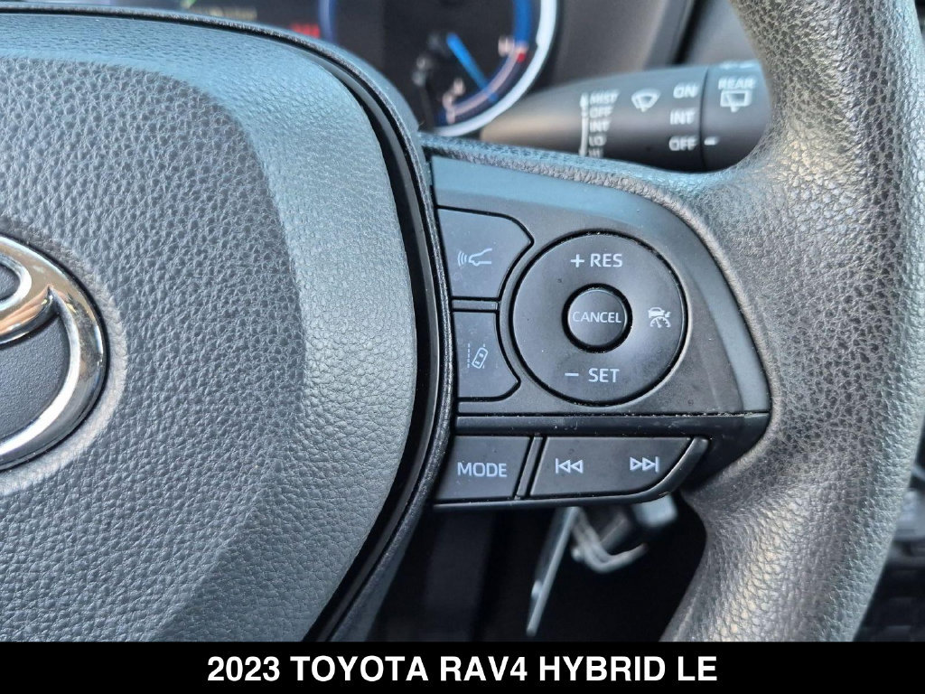 Used 2023 Toyota RAV4 LE AWD/4WD image 18