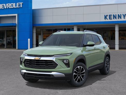 New 2026 Chevrolet TrailBlazer LT w/ Driver Confidence Package FWD image 6