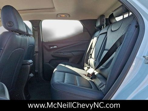 Used 2022 Chevrolet Bolt EUV Premier w/ Sun & Sound Package image 11