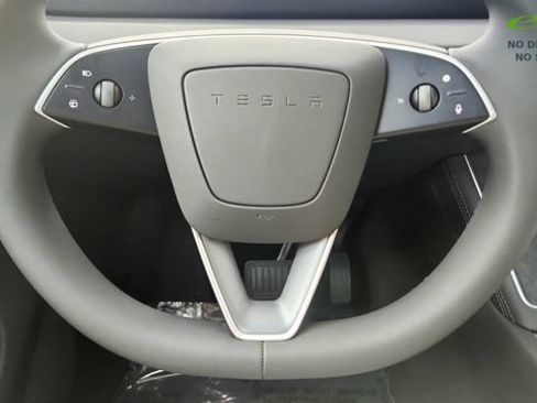 Used 2026 Tesla Model Y AWD image 53