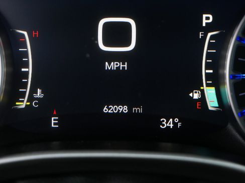 Certified 2023 Chrysler Pacifica Touring-L image 36