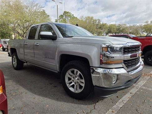 Used 2018 Chevrolet Silverado 1500 LT w/ All Star Edition image 3