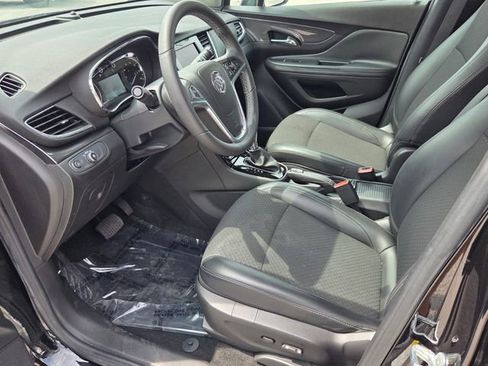 Used 2021 Buick Encore Preferred AWD/4WD image 8