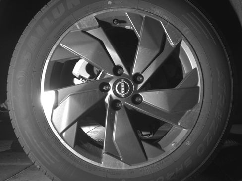 Used 2025 Nissan Rogue SV FWD image 15