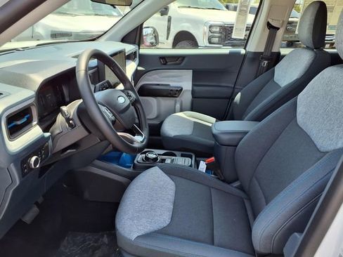 New 2026 Ford Maverick XLT w/ XLT Luxury Package FWD image 9