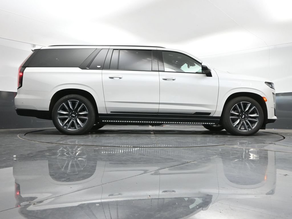 Used 2024 Cadillac Escalade ESV Sport Platinum w/ Heavy-Duty Trailer Package AWD/4WD image 23