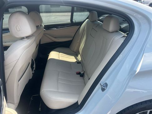 Used 2019 BMW 530i w/ Convenience Package RWD image 12