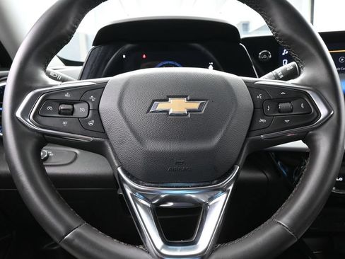 Used 2025 Chevrolet Trax LT w/ Driver Confidence Package FWD image 22
