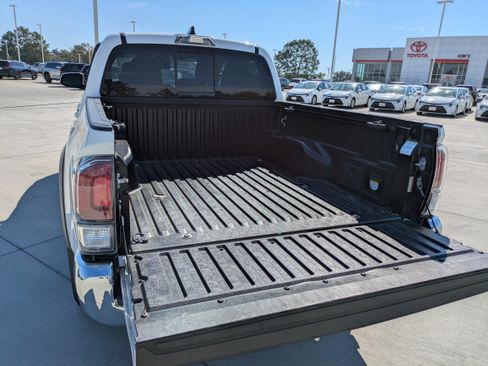 Certified 2023 Toyota Tacoma TRD Off-Road image 7