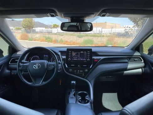 Used 2021 Toyota Camry SE w/ Convenience Package FWD image 12