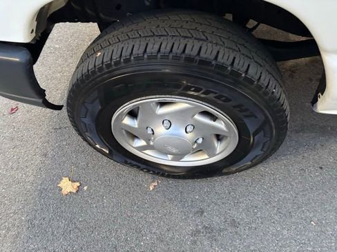 Used 2014 Ford E-250 and Econoline 250 image 26