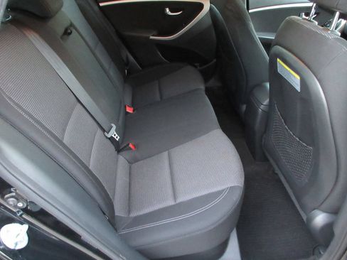 Used 2016 Hyundai Elantra GT w/ Option Group 02 FWD image 18