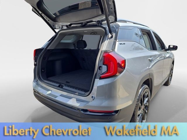 Used 2023 GMC Terrain SLE w/ Driver Convenience Package AWD/4WD image 4