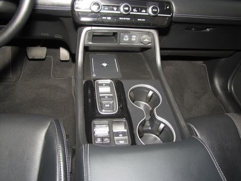 Used 2025 Honda Pilot Touring image 15