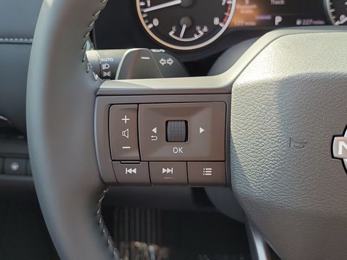 Certified 2026 Nissan Pathfinder SV FWD image 23