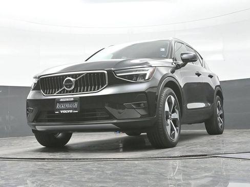 Used 2023 Volvo XC40 B5 Plus w/ Driver Assist Package AWD/4WD image 25