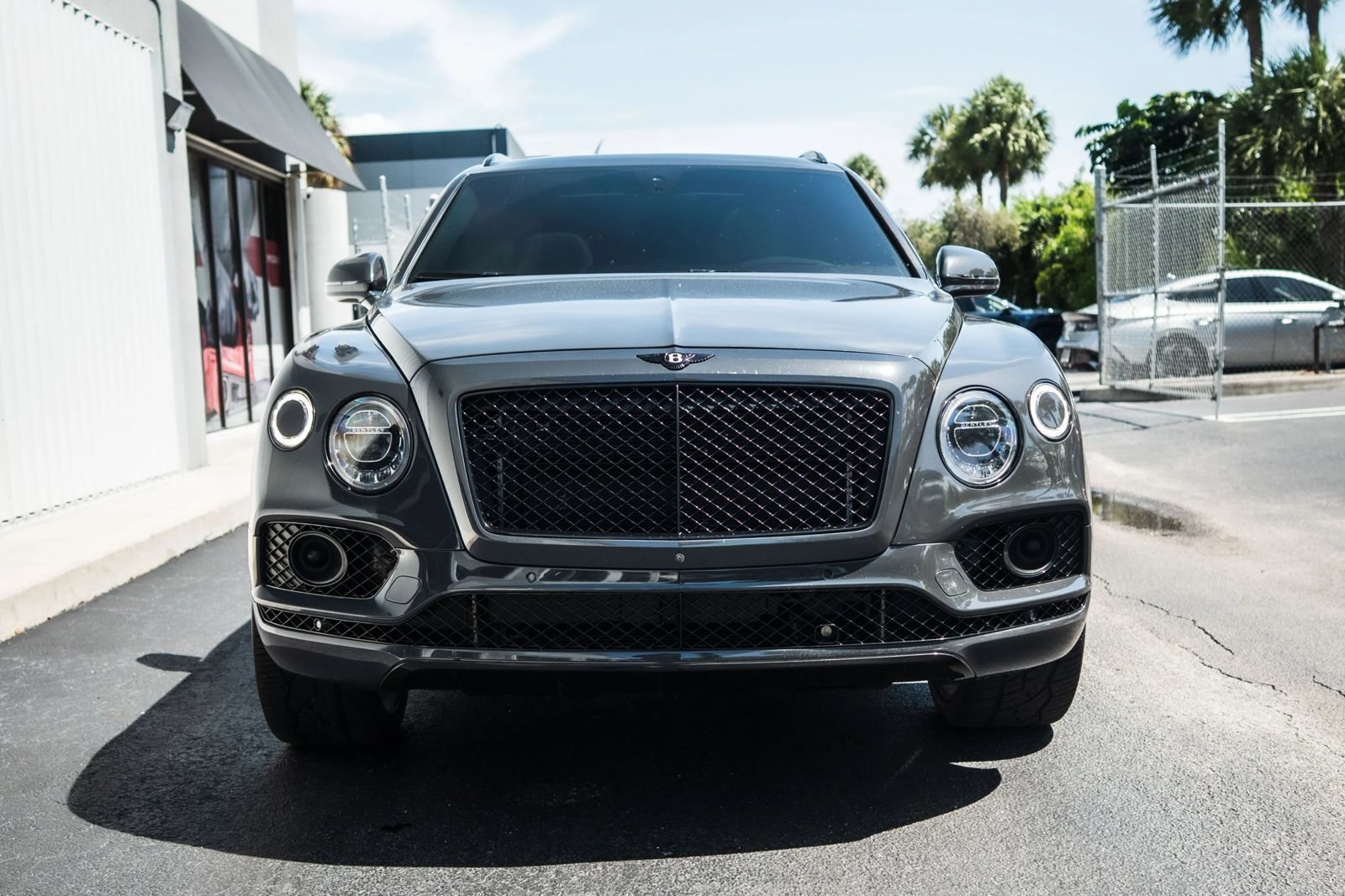 Used 2018 Bentley Bentayga AWD/4WD image 3