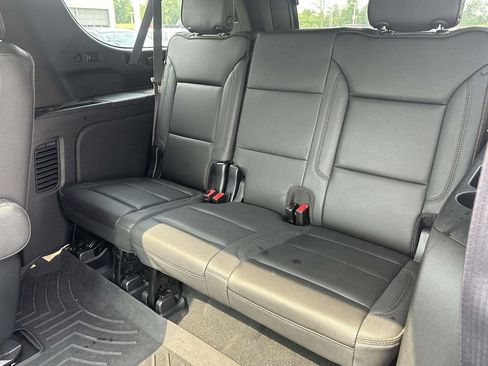 Used 2023 Chevrolet Suburban High Country w/ Premium Package 2 AWD/4WD image 12