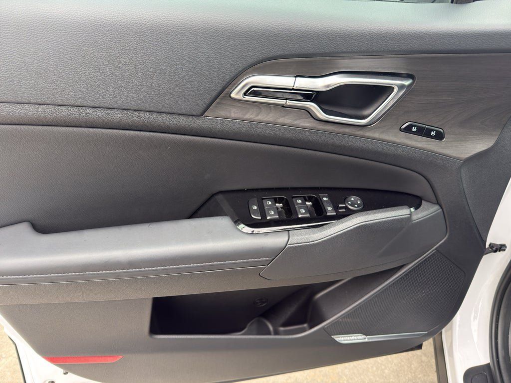 Used 2025 Kia Sportage X-Pro Prestige AWD/4WD image 9