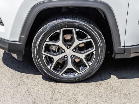 Used 2024 Jeep Compass Limited AWD/4WD image 12