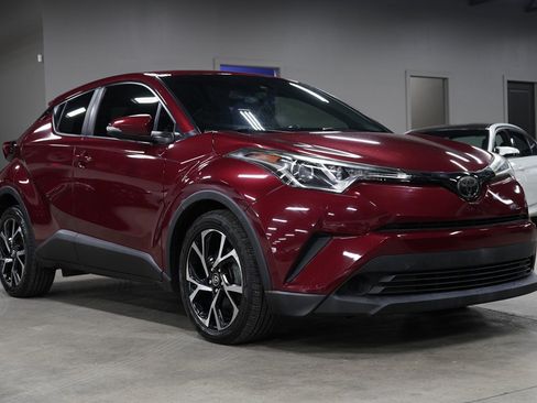 Used 2018 Toyota C-HR XLE FWD image 7
