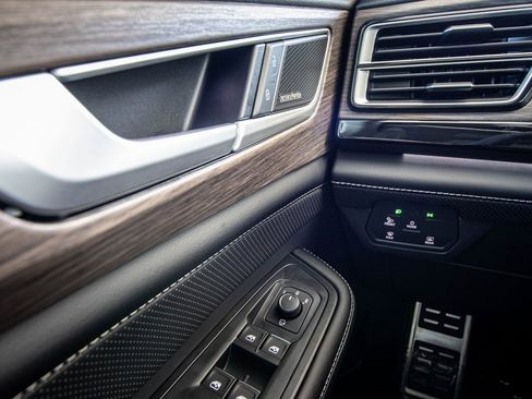 New 2026 Volkswagen Atlas SEL Premium R-Line image 32