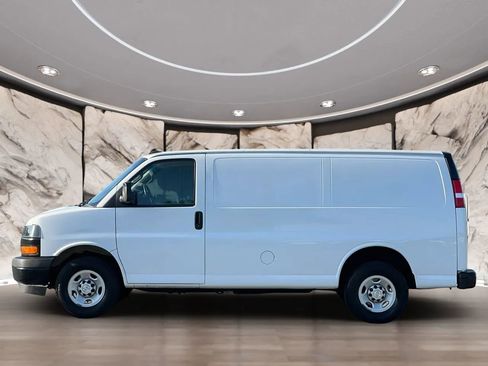 Used 2022 Chevrolet Express 2500 w/ Driver Convenience Package image 9